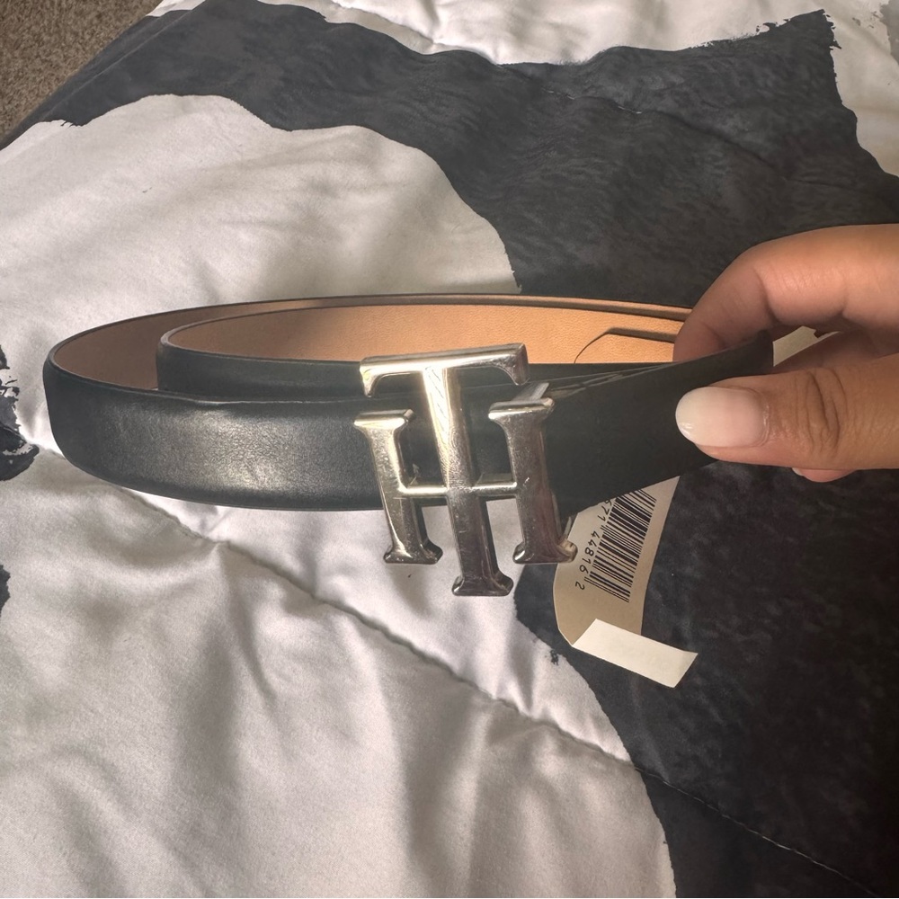 Tommy Hilfiger Black Belt with Silver Buckle - Picture 2 of 3